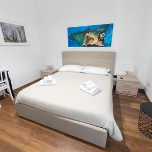 I Miti Dell Etna Centro Vicino Il Duomo Bed & Breakfast